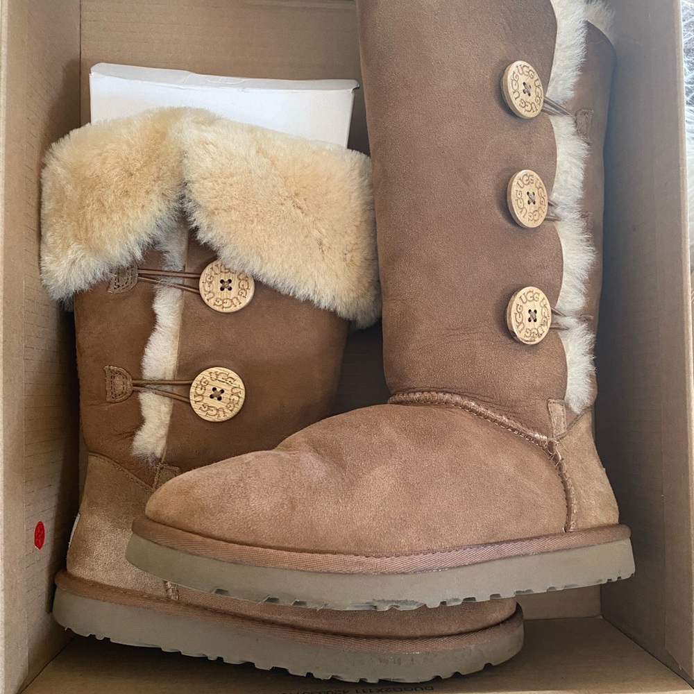 UGG Bailey button triplet boot